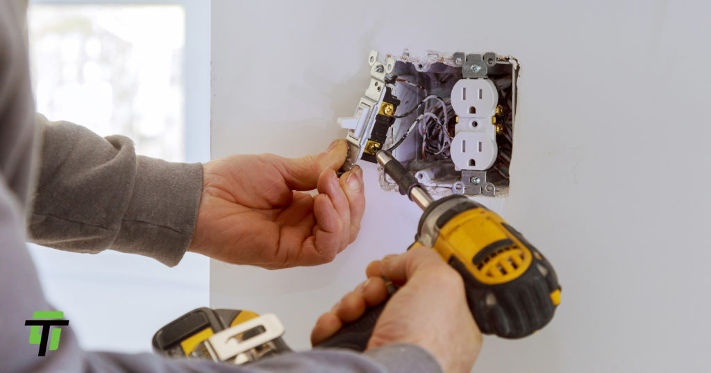 HOW TO WIRE AND INSTALL A SMART LIGHT SWITCH